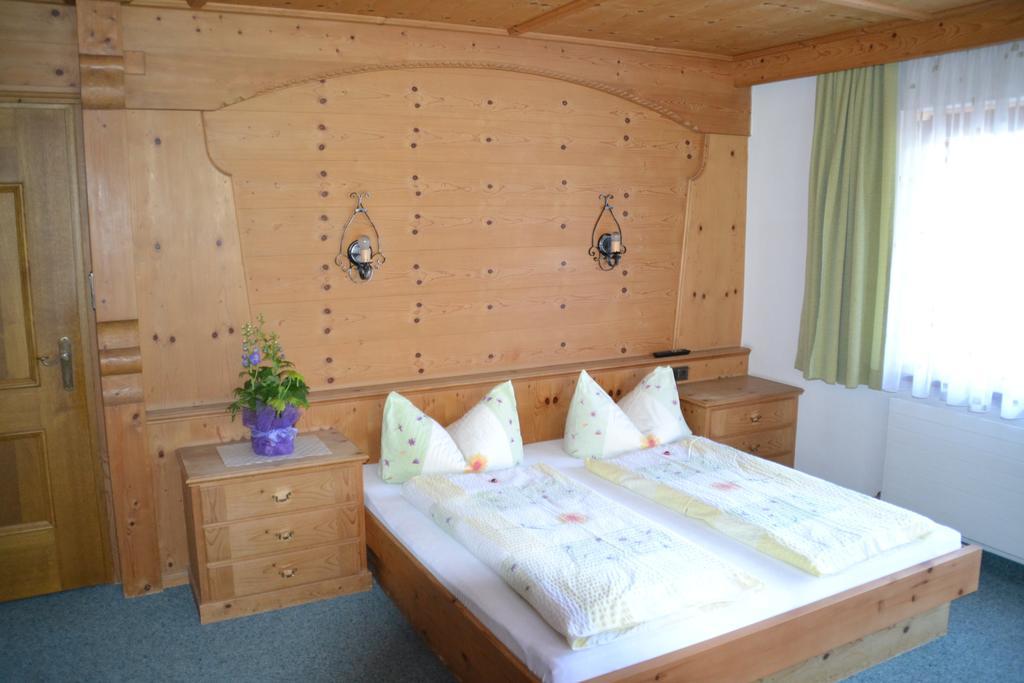 Gaestehaus Christoph Ried im Zillertal Buitenkant foto