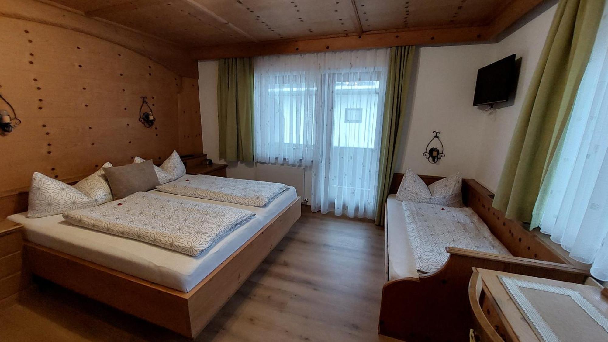Gaestehaus Christoph Ried im Zillertal Buitenkant foto