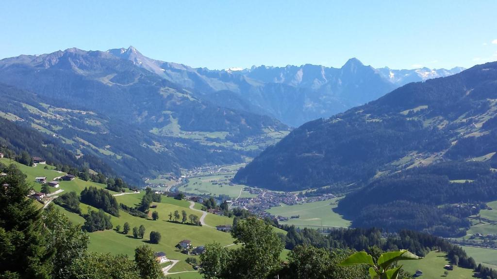 Gaestehaus Christoph Ried im Zillertal Buitenkant foto